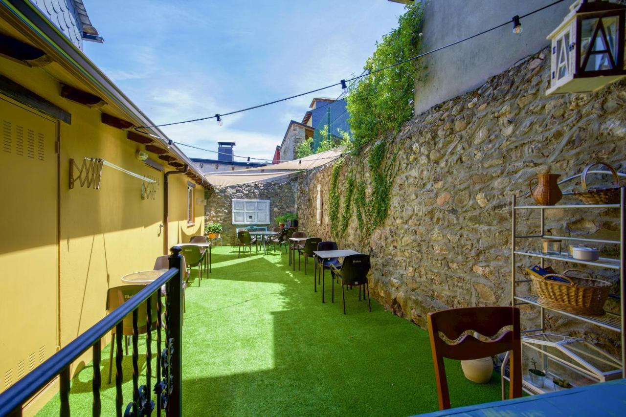 Micro-Hostal La Puerta Del Perdon Villafranca Del Bierzo Dış mekan fotoğraf