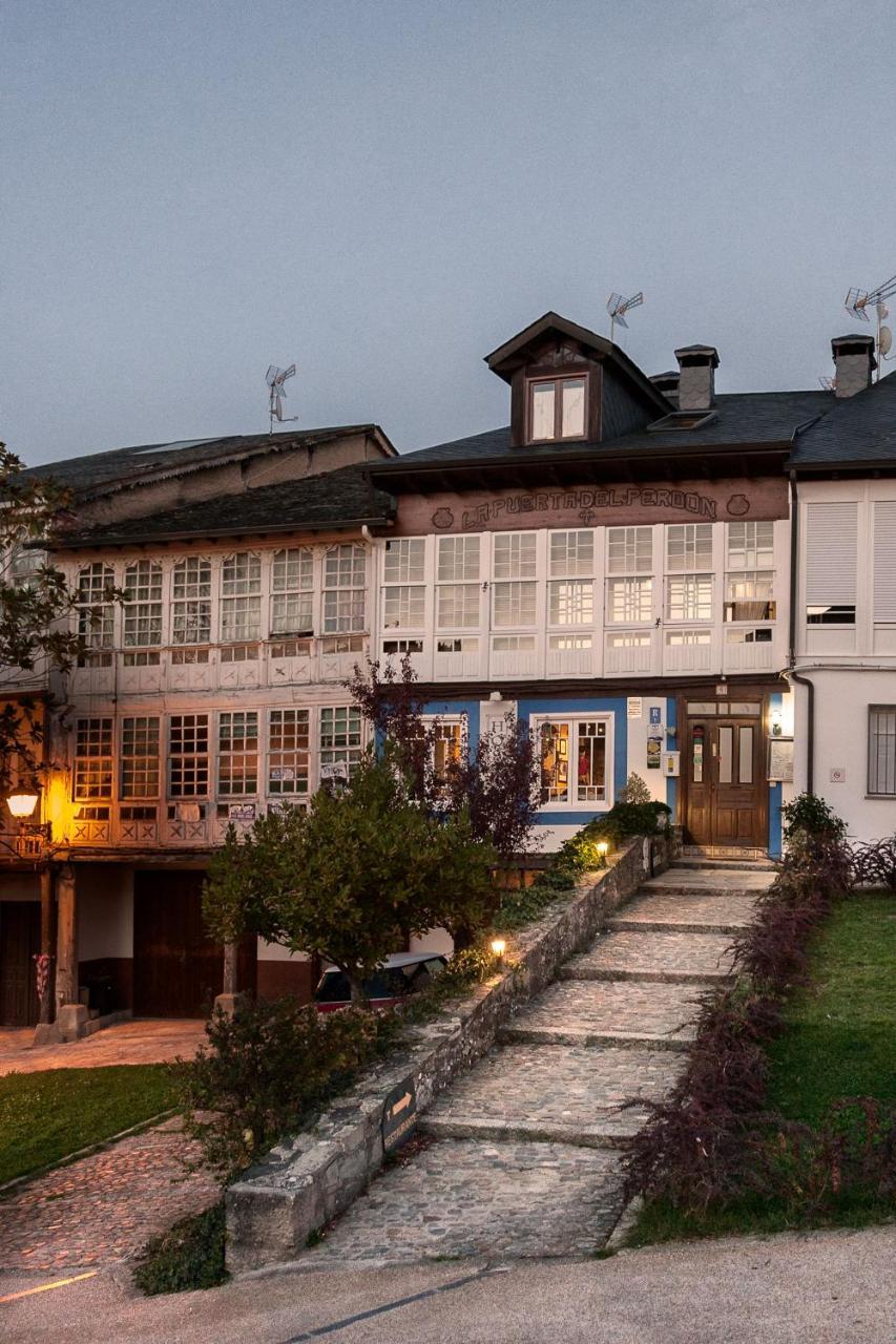 Micro-Hostal La Puerta Del Perdon Villafranca Del Bierzo Dış mekan fotoğraf