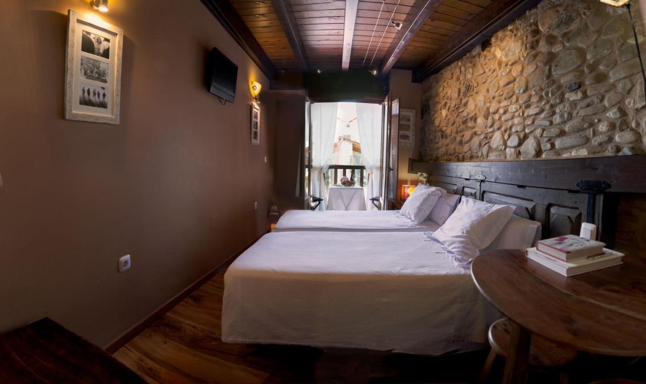 Micro-Hostal La Puerta Del Perdon Villafranca Del Bierzo Dış mekan fotoğraf